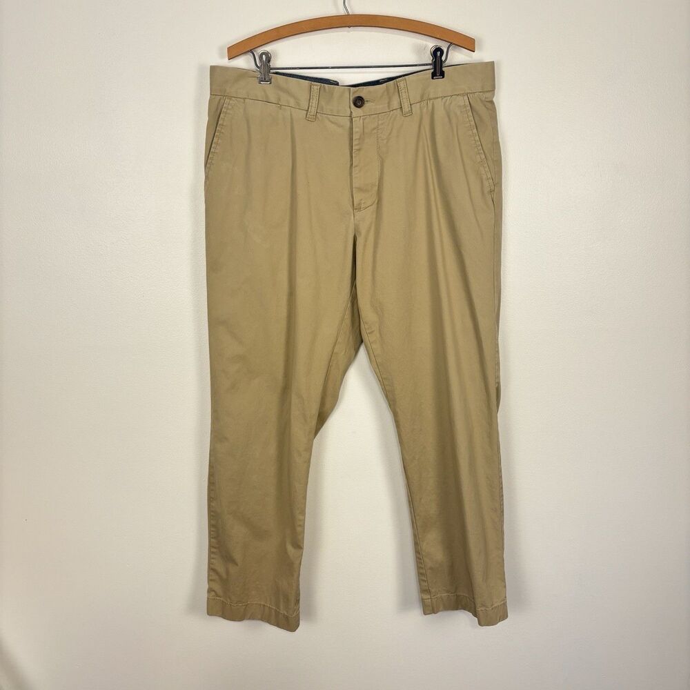 Tommy Hilfiger Men's Size 36x30 Tailored Fit Chino Khaki Pants
